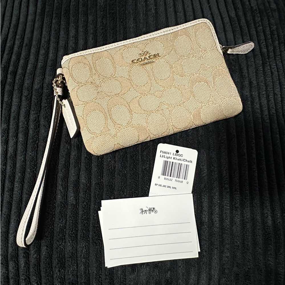 Coach NWT Wristlet